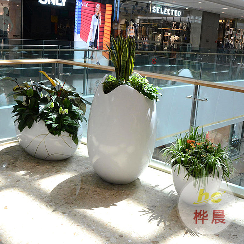 吉林長春樓盤戶外玻璃鋼藝術(shù)組合花器